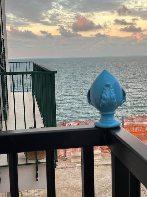פולינאנו א מארה Extravacanza Dipinto Di Blu מראה חיצוני תמונה